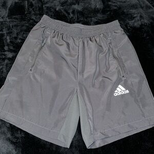 Men's S Adidas lightweight shorts with zip pockets
